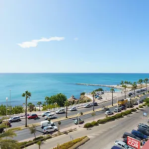 Spacious Beachfront Flat With Sea Views And Private Indoor Parking Benalmádena